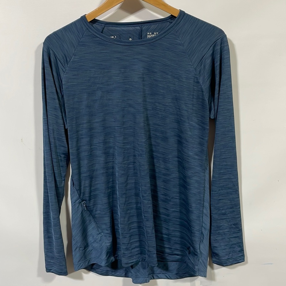 Mountain hardwear athletic long sleeve shirt